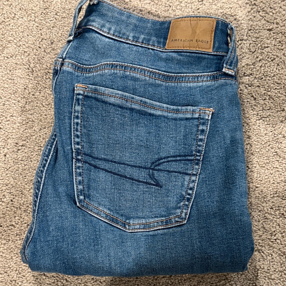 American Eagle Outfitters Women’s Denim Jeans. Size 4 Short.